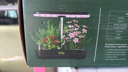 🌿 QYO Hydroponic Indoor Herb Garden – Brand New in Box! 🌱