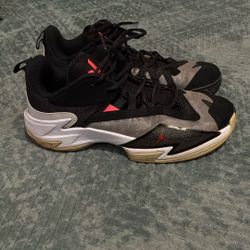 Men’s 10.5 Jordan’s Basketball Low Tops 