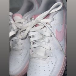 Air force One size 5.5Y or size 7-7.5 womens 