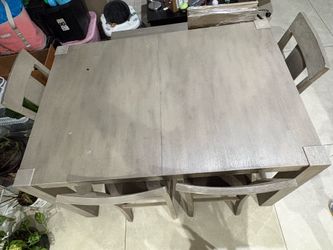 Dinning room table