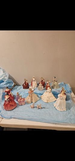 Collectible royal daulton porcelain figures and other plus porcelain poodles reasonable Offers welcome. Would love to sell all at 1 time but open to