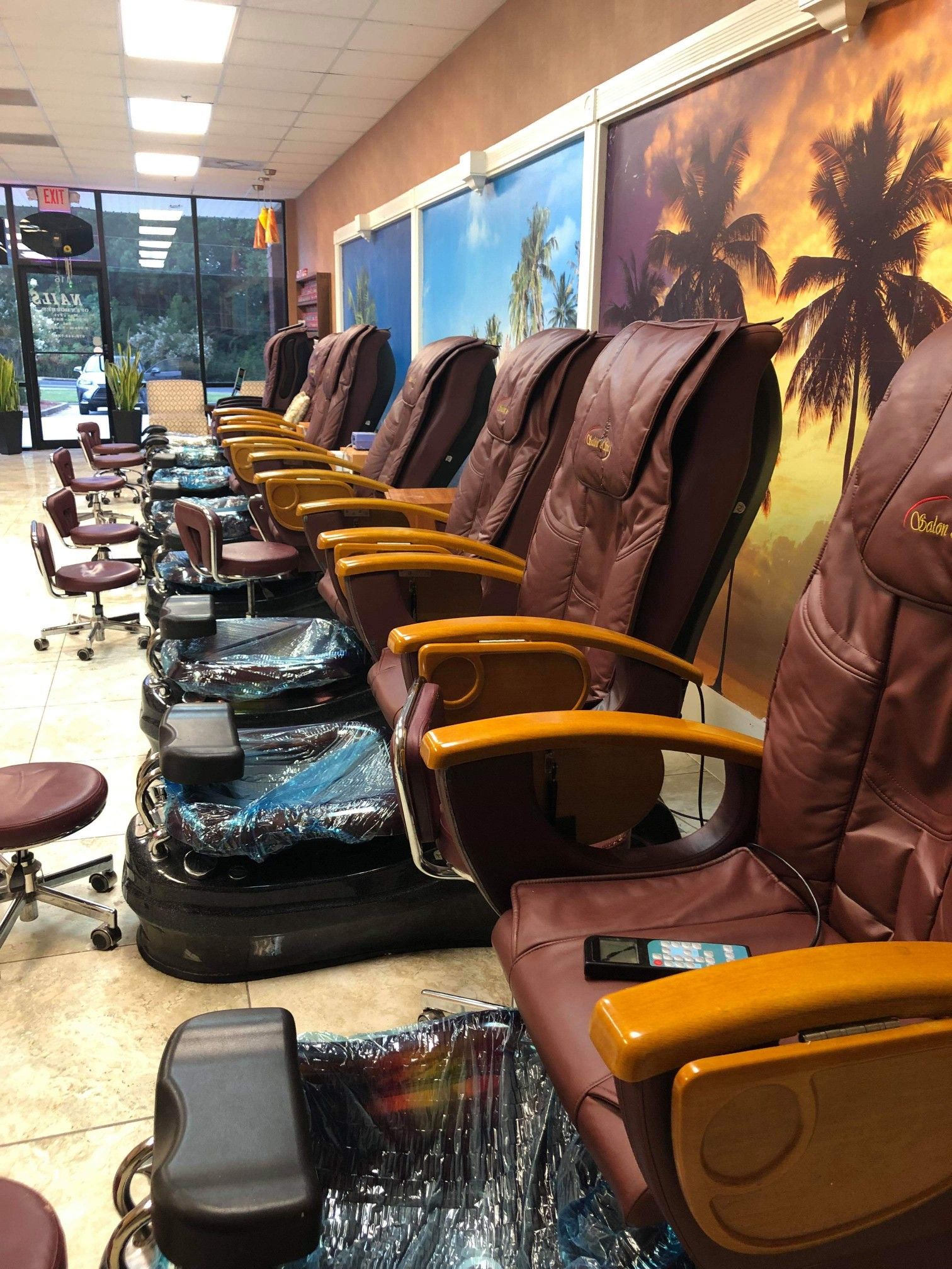 8 Nail spa chairs , and nail tables and chairs