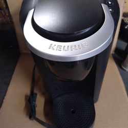 Kuerig Model K35 Single Serve Coffee Maker 