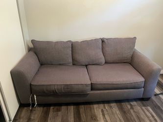Free couch w pulloutbed