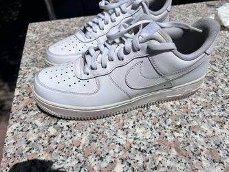 Nikes white airforces 10.5