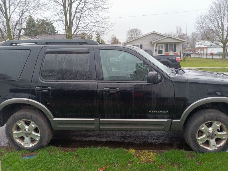 2005 Ford Explorer