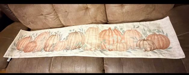 Cupcakes and Cashmere Pumpkin Table Runner. Read description 1st