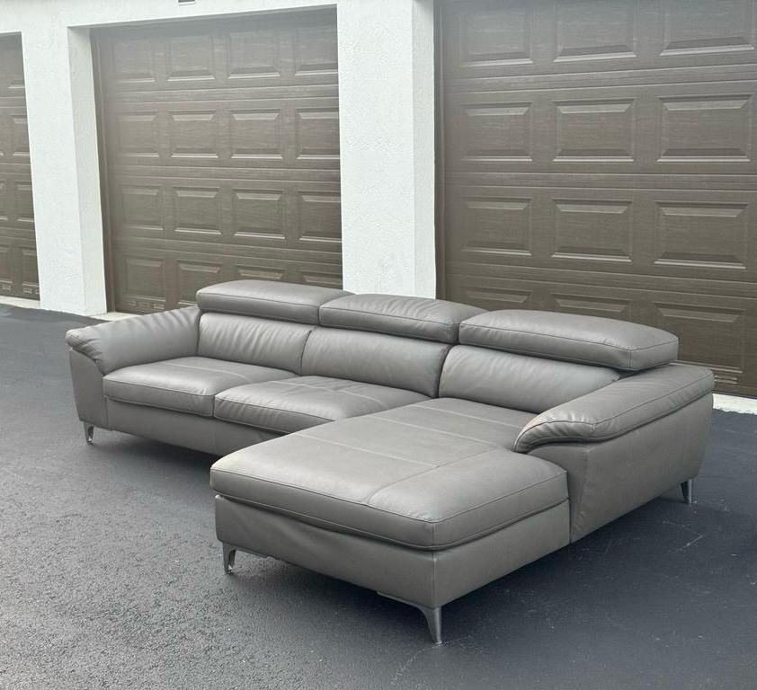 Sectional Couch/Sofa - Perazzi - Microfiber - Delivery Available 🚛