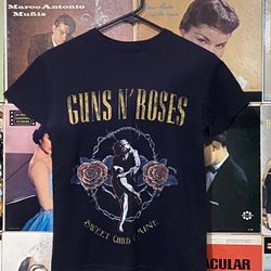 Women’s XS Guns And Roses Band Shirt