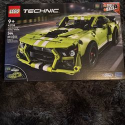 Lego Technic Ford Mustang Shelby GT500