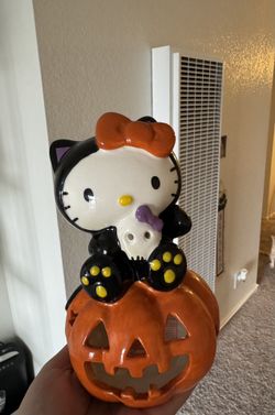 Hello Kitty Halloween Figurine