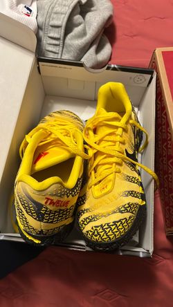 Nike Kyrie 'Twelve' Yellow Black Sneakers