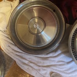 1970 Cadillac Premium Single OEM Original Wheel Cover Hubcap w Emblem 0(contact info removed) 