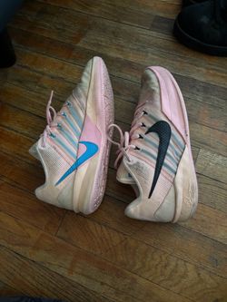 Nike Sabrina’s basketball shoes Size 8