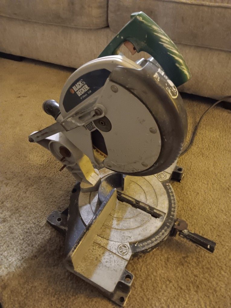 Black & Decker 10in. Middor Saw