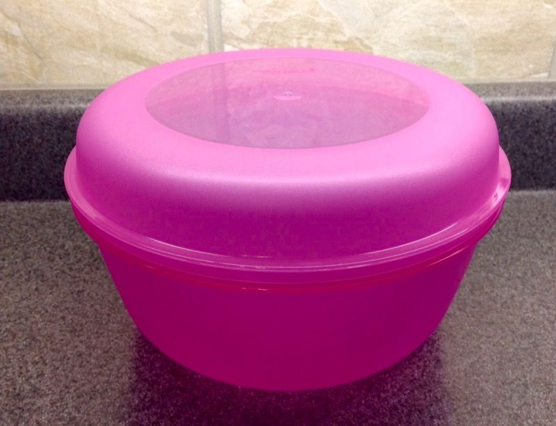 Tupperware 4 Qt. LARGE Bowl 1834 With Domed Lid 1865 Fuchsia