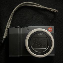 Leica C-LUX Compact Digital Camera Dark Blue Built-in Flash USB f/3.3-6.4