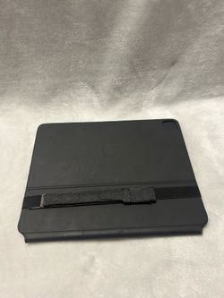Apple black Magic Keyboard iPad Pro 4th Generation 12.9 in w/ pencil holder
