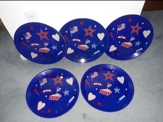 5 BRAND NEW PATRIOTIC TRAYS (or used as plates)...14 INCHES ACROSS