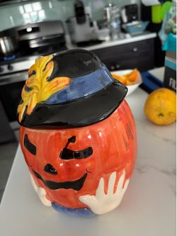 Halloween cookie jar