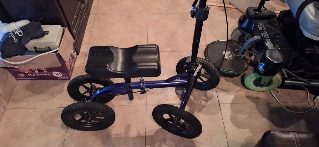 Foldable Medical Steerable Knee Walker Scooter Aid