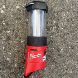Milwaukee M12 12-Volt 400 Lumens Lithium-Ion Cordless LED Lantern/Trouble Light with USB Charging (Tool-Only