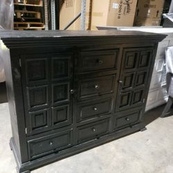 Dresser With Mirrors 