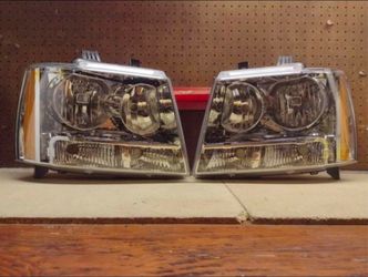 07-14 Tahoe Suburban Headlights Faros Calaveras
