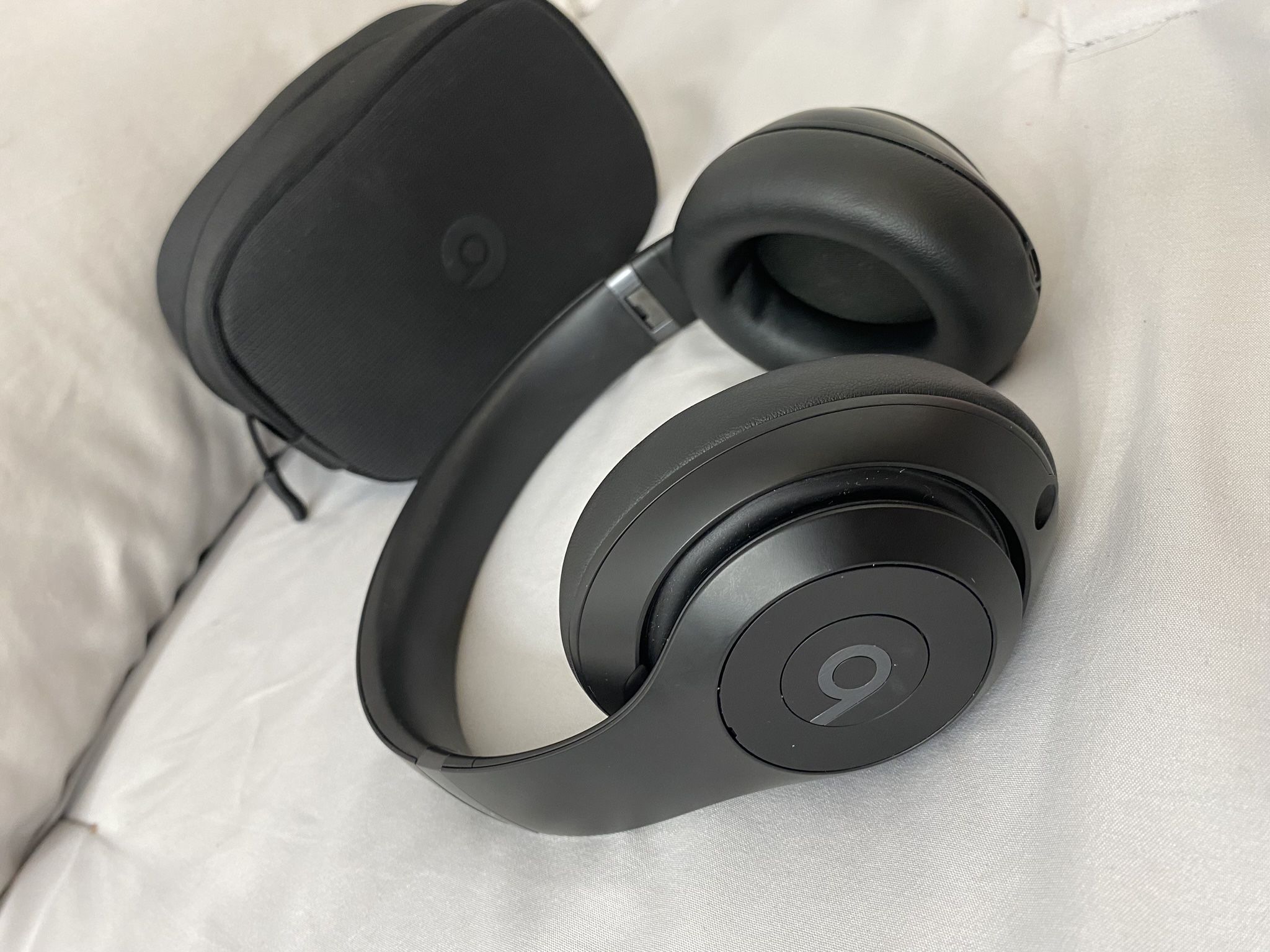 Beats Studio Pro (black)