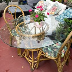 Table 2chairs