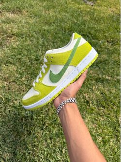Nike SB Dunk Low “Green Apple” Size 9 Men