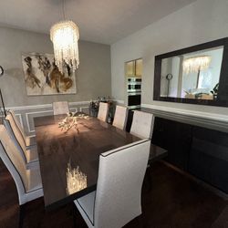 🔥 Modern Dining Room Set With 8 Chairs – Like New – Save $$$