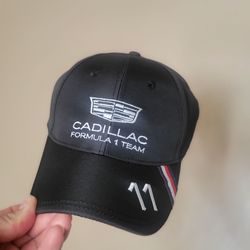 Checo Perez gorra Cadillac 11