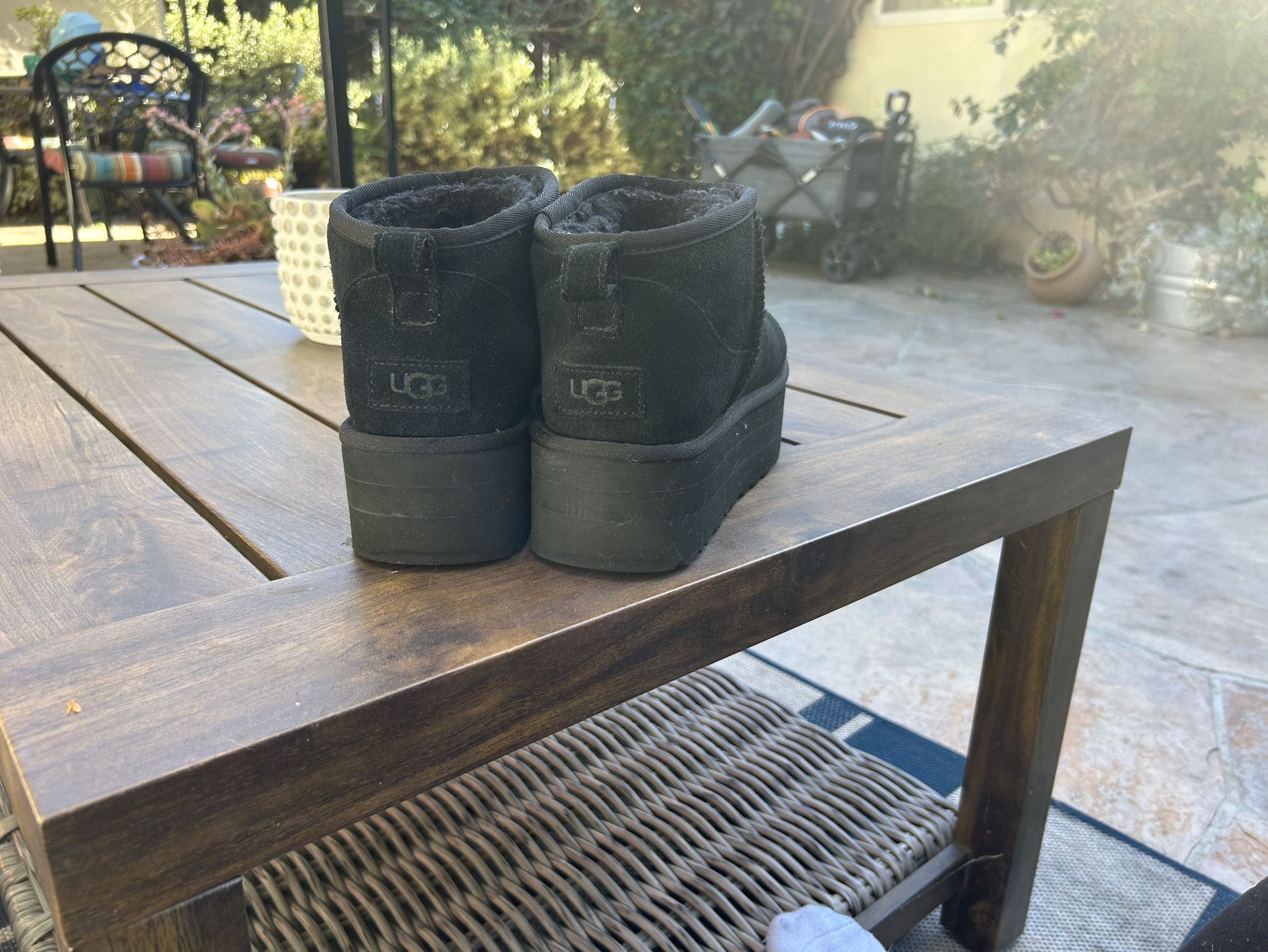 UGG Classic Ultra Mini Platform Boots – Black, Size 10, Great Condition
