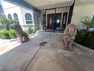 3 foot tall lion statues