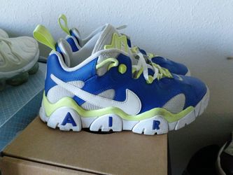Nike air barrage size youth $10