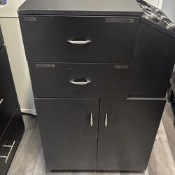 Hair station in good condition for sale.