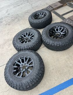 Fuel 18” with 35” grapplers