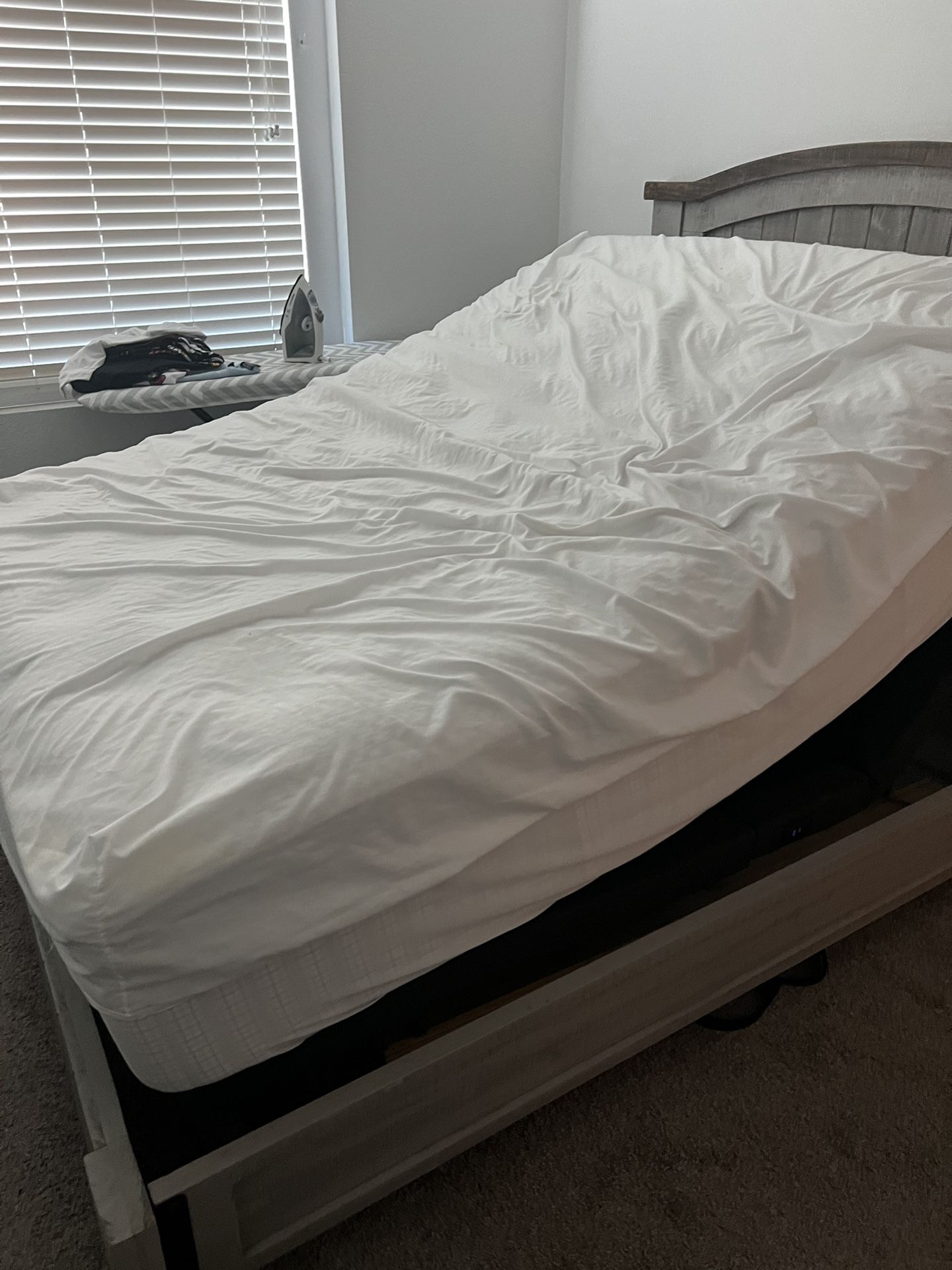 Mattress With Reclining And Massage Feature
