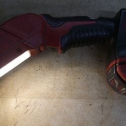 Milwaukee Tool 2352-20 M18 Stick Light Tool  with 3AH BATTERY USED. TESTED. IN A GOOD WORKING ORDER. 