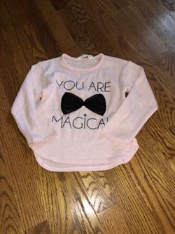 H&M girls shirt great condition size 2-4