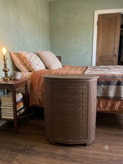 Vintage Brown Faux-Wicker Laundry Hamper with Lid