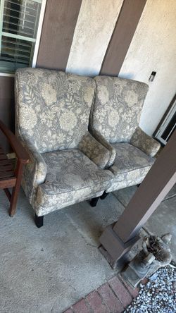 Couch/chairss
