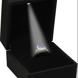 Ring box with light