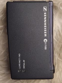 Wireless receiver/ body pack transmitter