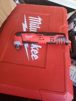 Multitool 12 A Nuevo $60