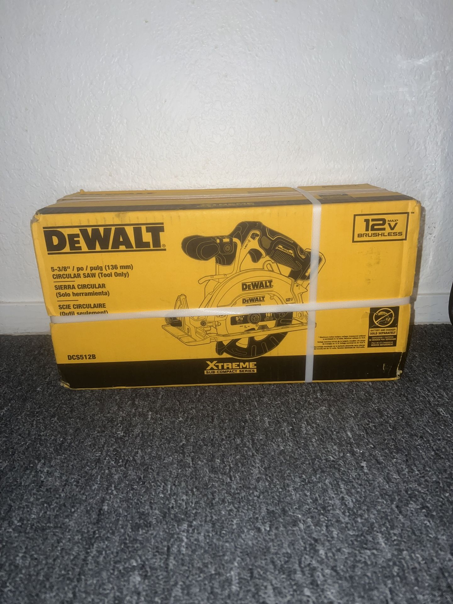 DEWALT XTREME 12-volt Max 5-3/8-in Brushless Cordless Circular saw