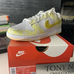 Nike Dunk Low Yellow Strike