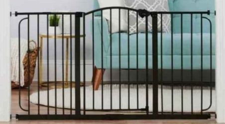 Regalo Home Accents Super Wide Safety Gate, Bronze