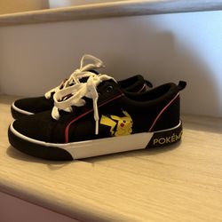 Pokemon Sneakers Shoes Size 5 Boys Brand new